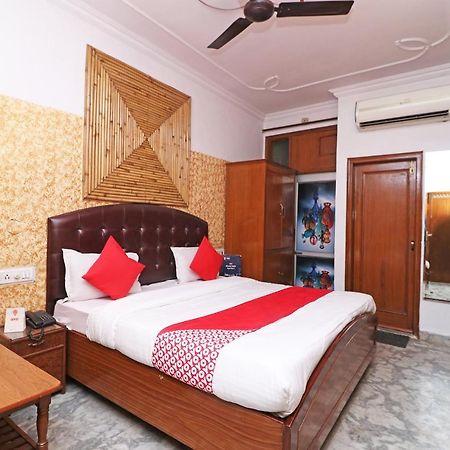 Oyo 29304 Hotel Pooja Yamunānagar Kültér fotó