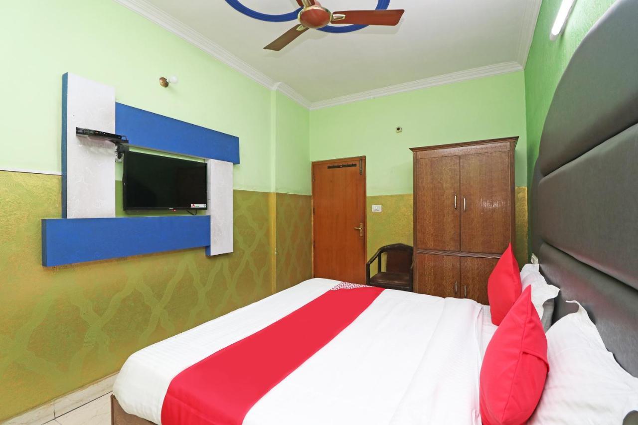 Oyo 29304 Hotel Pooja Yamunānagar Kültér fotó