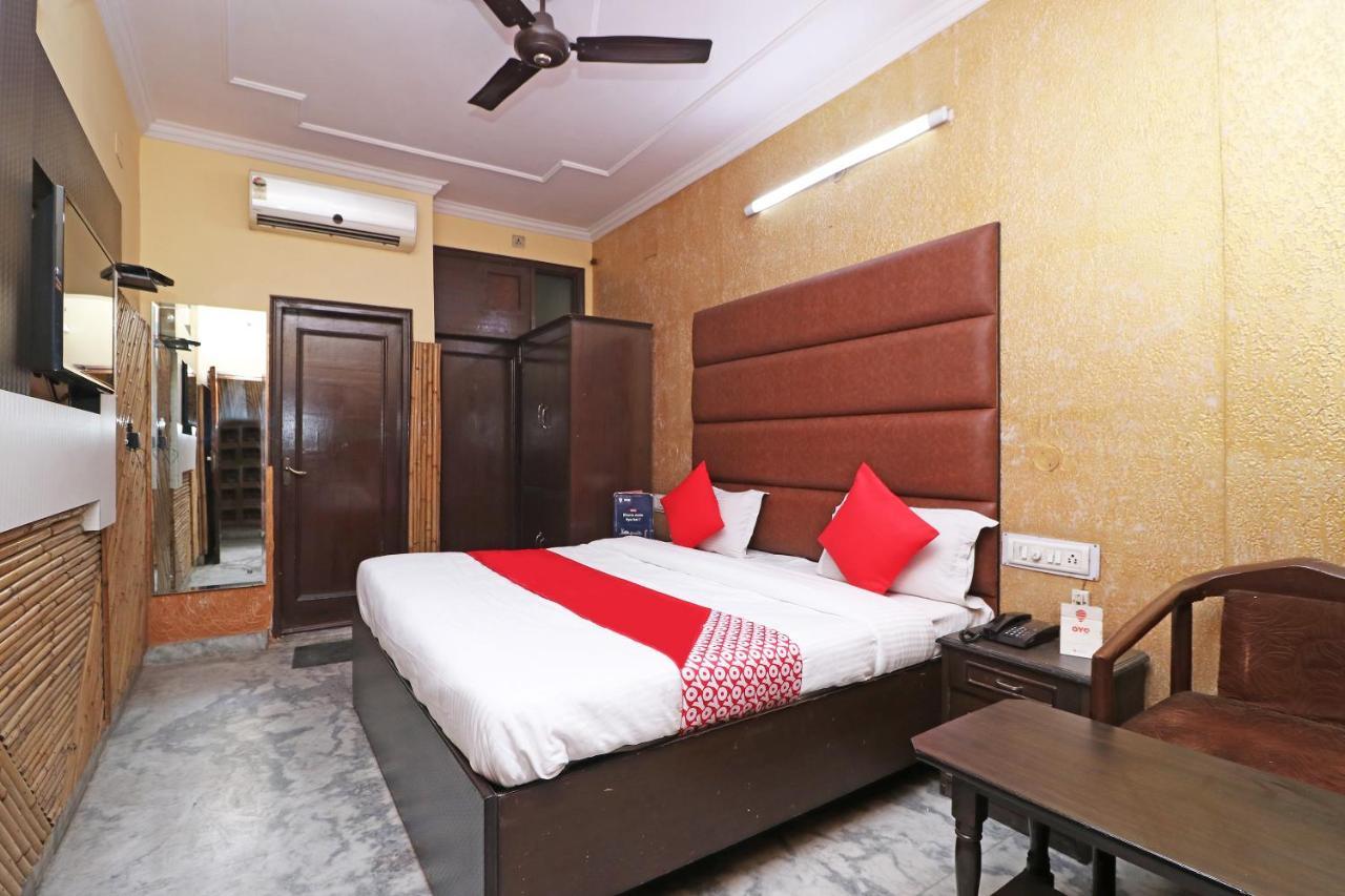 Oyo 29304 Hotel Pooja Yamunānagar Kültér fotó