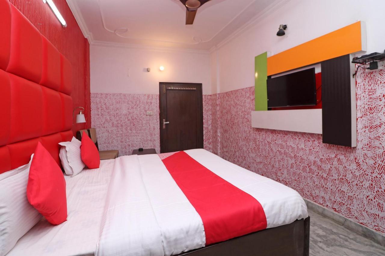 Oyo 29304 Hotel Pooja Yamunānagar Kültér fotó